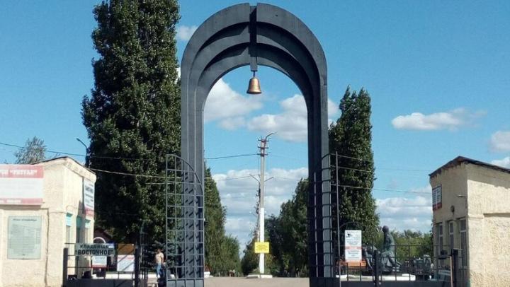 В энгельсском автобусе у кладбища разбилась пенсионерка
