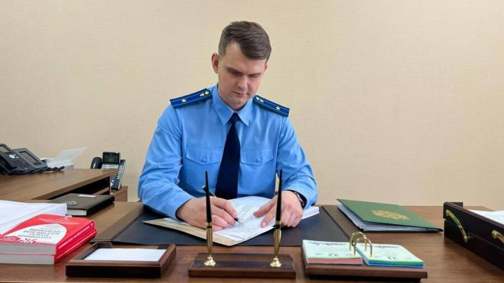 Энгельсский арестант хотел избавиться от суда, но снова попал под него