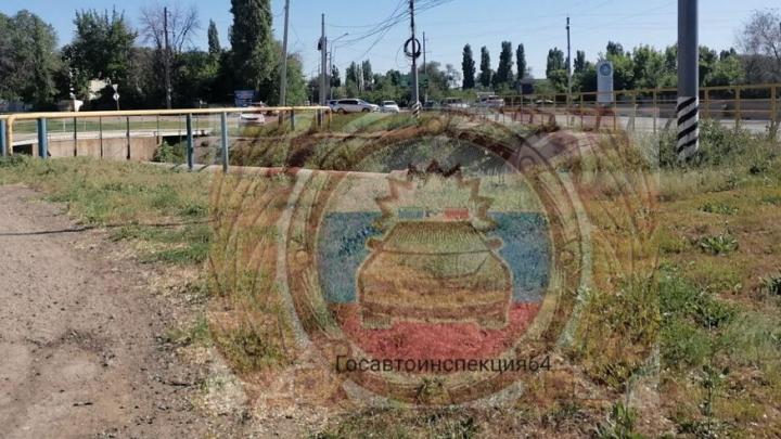 В Энгельсе юноша перевернулся на питбайке и погиб