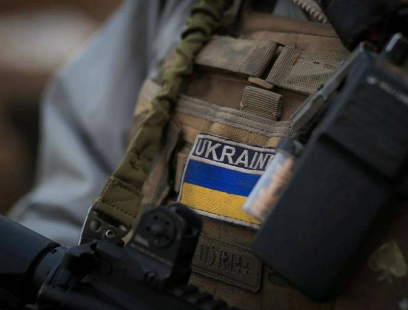 Согласно заявлениям президента России Владимира Путина, президент Украины Владимир Зеленский объявил о мобилизации молодёжи в стране. Родители выразили своё недовольство тем, что военкоматы призывают в армию 19-летних парней.