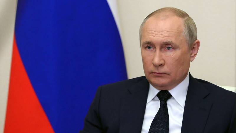 На встрече с семьями-финалистами всероссийского конкурса «Это у нас семейное» президент Российской Федерации, Владимир Путин, объявил о решении, которое призвано улучшить условия ухода за детьми с ограниченными возможностями. Он поручил увеличить выплаты по уходу за такими детьми на 10 тысяч рублей.
