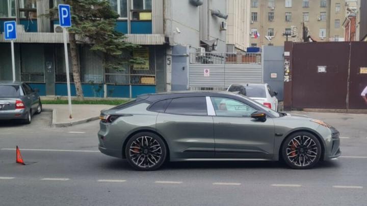 На Кутякова в Саратове электромобиль сбил пешехода