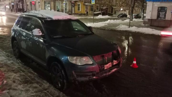 Иномарка сбила женщину у саратовского ТЮЗа