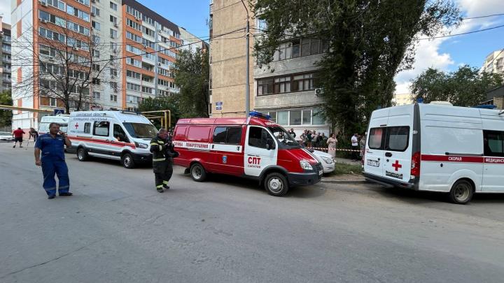 Спасатели нашли 11 выживших под завалами в Саратове, в том числе 5-летнюю девочку