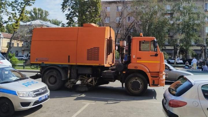 Женщину сбил "КамАЗ" на Московской в Саратове