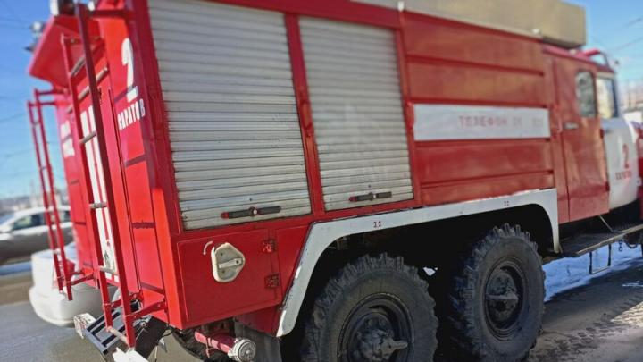 В Саратовской области горели микроавтобус и грузовик